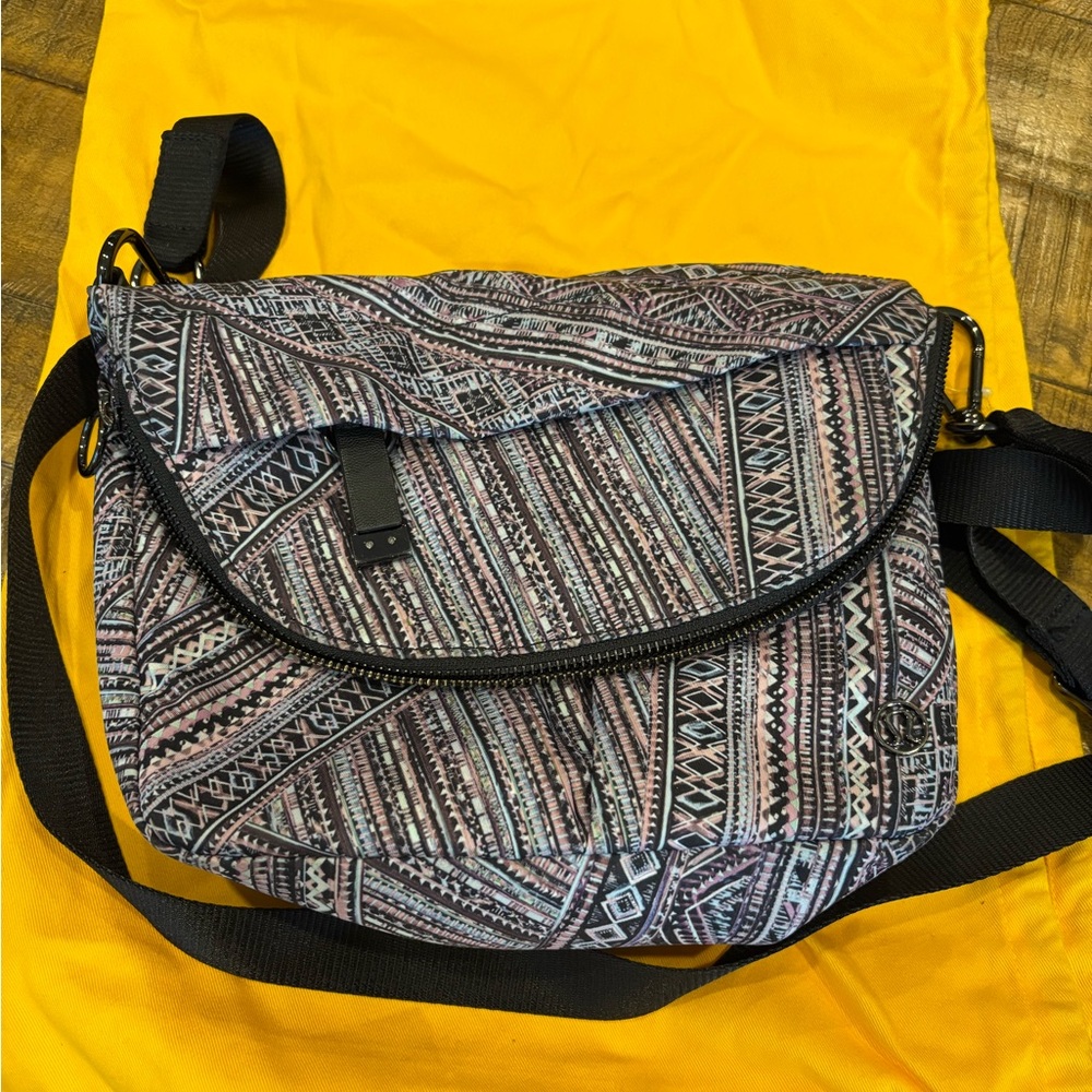 Lululemon Patterned Shoulder Bag - Multicolor